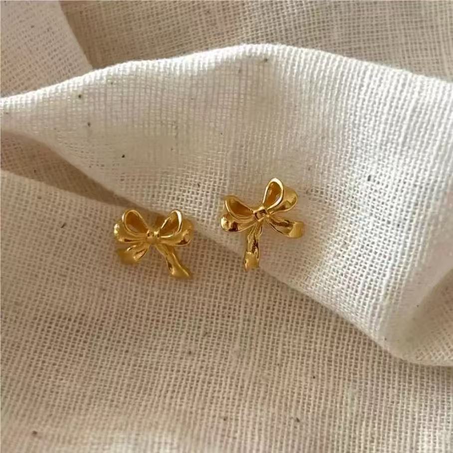 S925 Sterling Silver Exquisite Bowknot Earrings for Women Simple Ins Style Petite Elegant Ear Jewelry