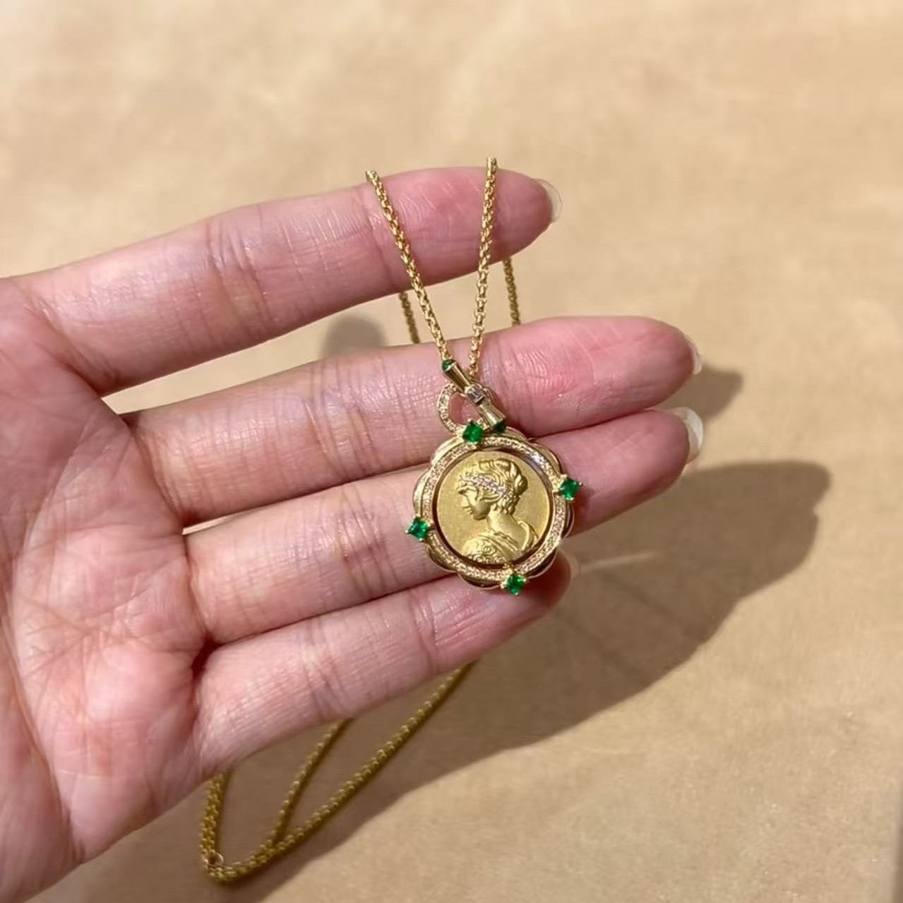 Sterling Silver S925 Brushed Craftsmanship Emerald Queen Double-Sided Rotatable Necklace Exquisite Unique Temperament Collarbone Chain