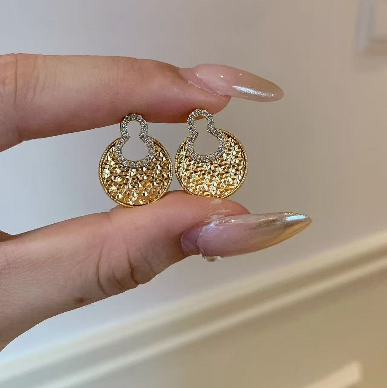 Pure Silver S925 CNC Craft Ice Crushed Gourd Earrings Light Luxury High-end Socialite Elegant Chanel Style Earrings