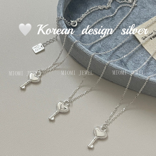 Korea Dongdaemun Niche Design Jewelry S925 Sterling Silver High-end Heart Key Necklace Versatile Collarbone Chain