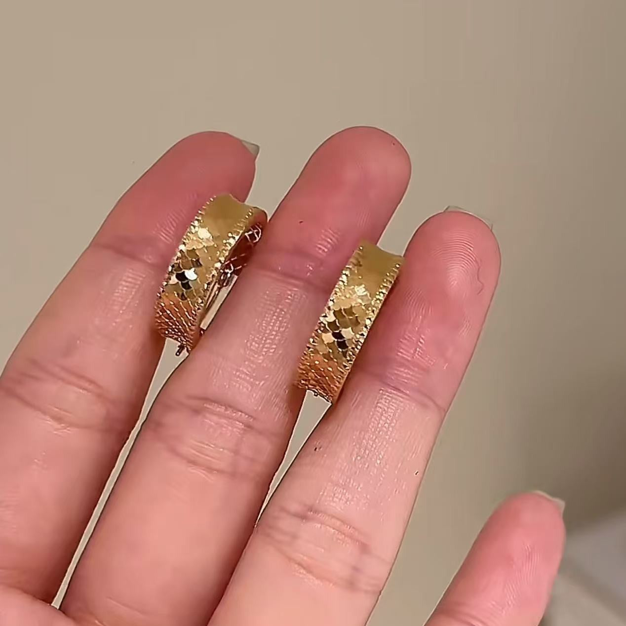 Pure Silver S925 CNC Fish Scale Crushed Ice Craft Earrings Studs Exquisite High-end Fashion