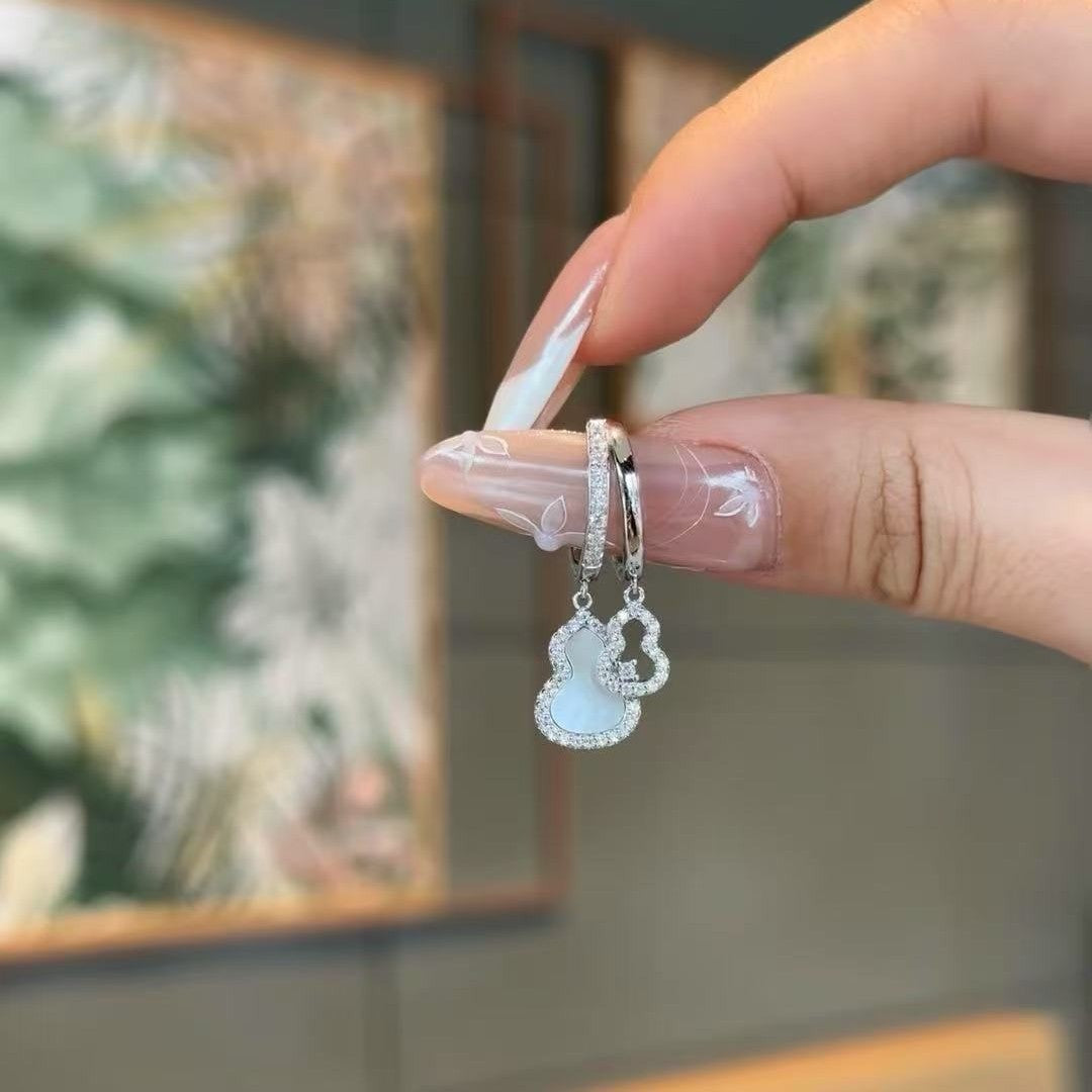 Natural Red Agate Natural White Shell Gourd Fortune Earrings Elegant Light Luxury Versatile Design Sense Niche High-end