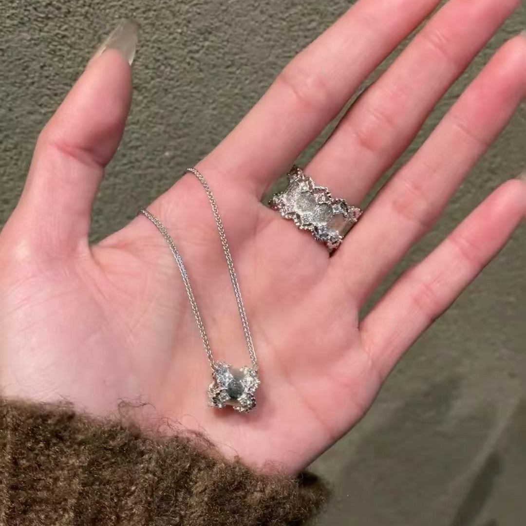 Vintage Buchi Style Brushed Craft Passepartout Necklace High-end Design Light Luxury Personality Versatile Fashion