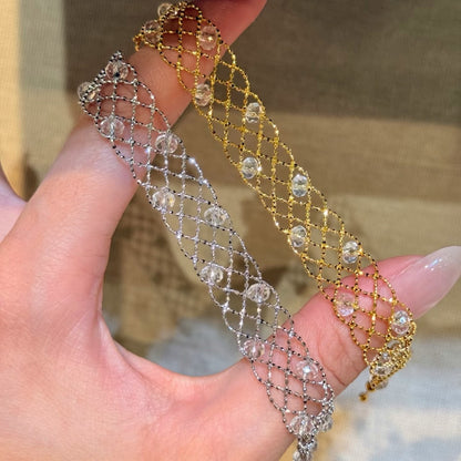 Pure Silver S925 French Retro Sparkling Hollow Lace White Crystal Bracelet Light Luxury Fashionable Elegant Jewelry