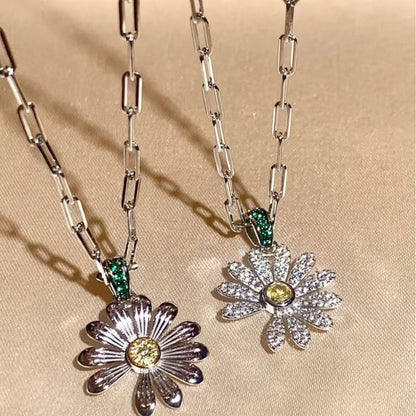 Pure Silver S925 G-Dragon Same Style No Diamond Small Daisy Necklace Light Luxury Unique High-end Elegant Forest Style Collarbone Chain