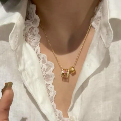 Exquisite Temperament Red Corundum Gourd Lucky Necklace for Women, Light Luxury High-end Feel, Slim Waist Collarbone Chain Accessory