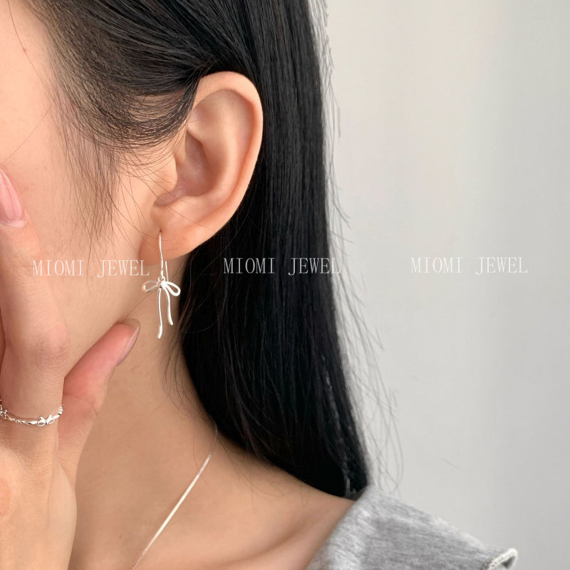 S925 Sterling Silver Bow Ribbon Earrings for Women Korean Niche Design High-end Feel Popular Stud Earrings