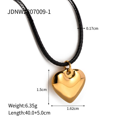 Stainless Steel Heart Pendant Necklace High-End Collarbone Chain Titanium Steel Jewelry Necklace