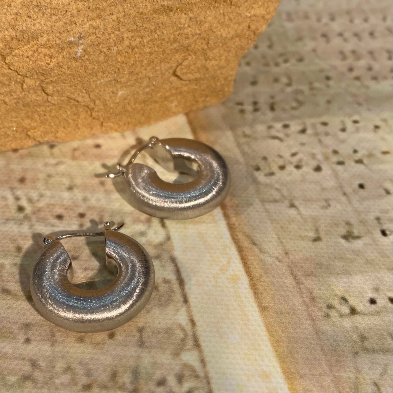 Vintage Style Brushed Craft Bagel Earrings Pure Silver S925 Light Luxury High-end Versatile