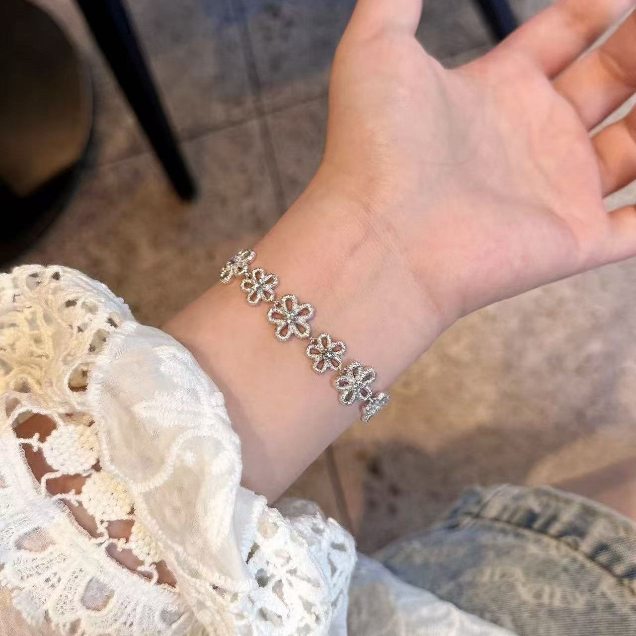 Sterling Silver S925 Lace Small Flower Bracelet Elegant Light Luxury Niche Gentle Temperament High-end Versatile Exquisite