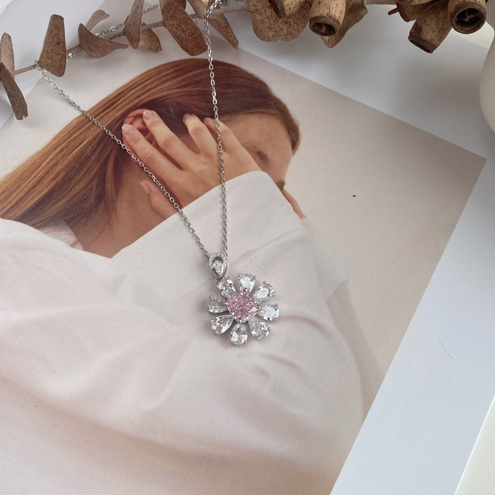 S925 Sterling Silver High Carbon Diamond Necklace for Women Ice Flower Cut Pink Heart Pendant Green Diamond High-end Collarbone Chain