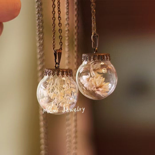 Forest-Style Handmade Vintage Creative Fresh Minimalist Necklace for Women - with Baby's Breath Dried Flowers, Preserved Plants & Glass Cover, Versatile