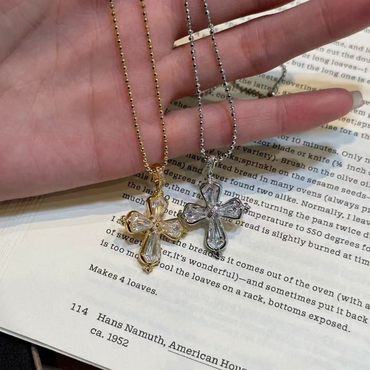 Sterling Silver S925 High Carbon Diamond Cross Necklace Ultra Sparkling Fashionable Personality Light Luxury Versatile Retro Collarbone Chain