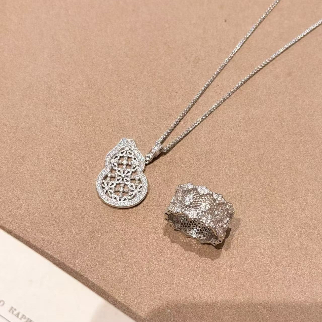 Pure Silver S925 Brushed Craft Lace Gourd Necklace Vintage Court Style High-end Feel Elegant Versatile Unique