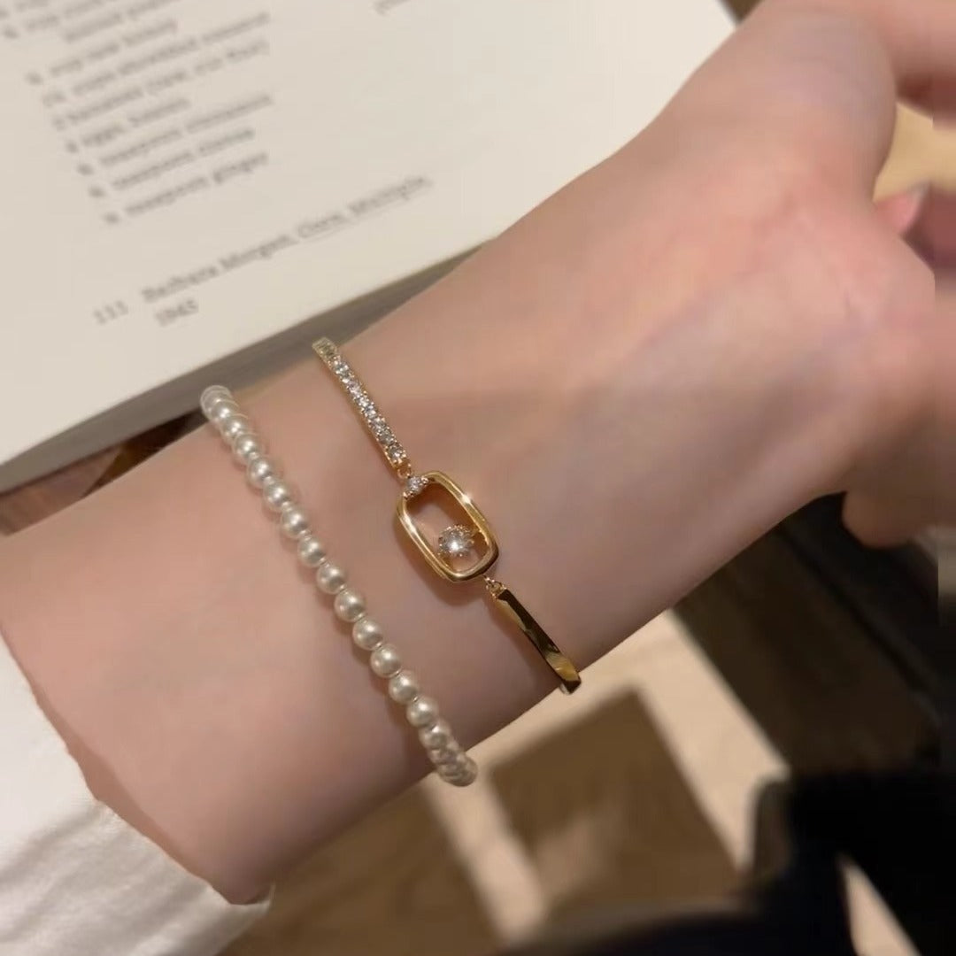 Sterling Silver S925 High Carbon Diamond Light Luxury Style High-end Sense Smart Design with Bling Effect Bracelet