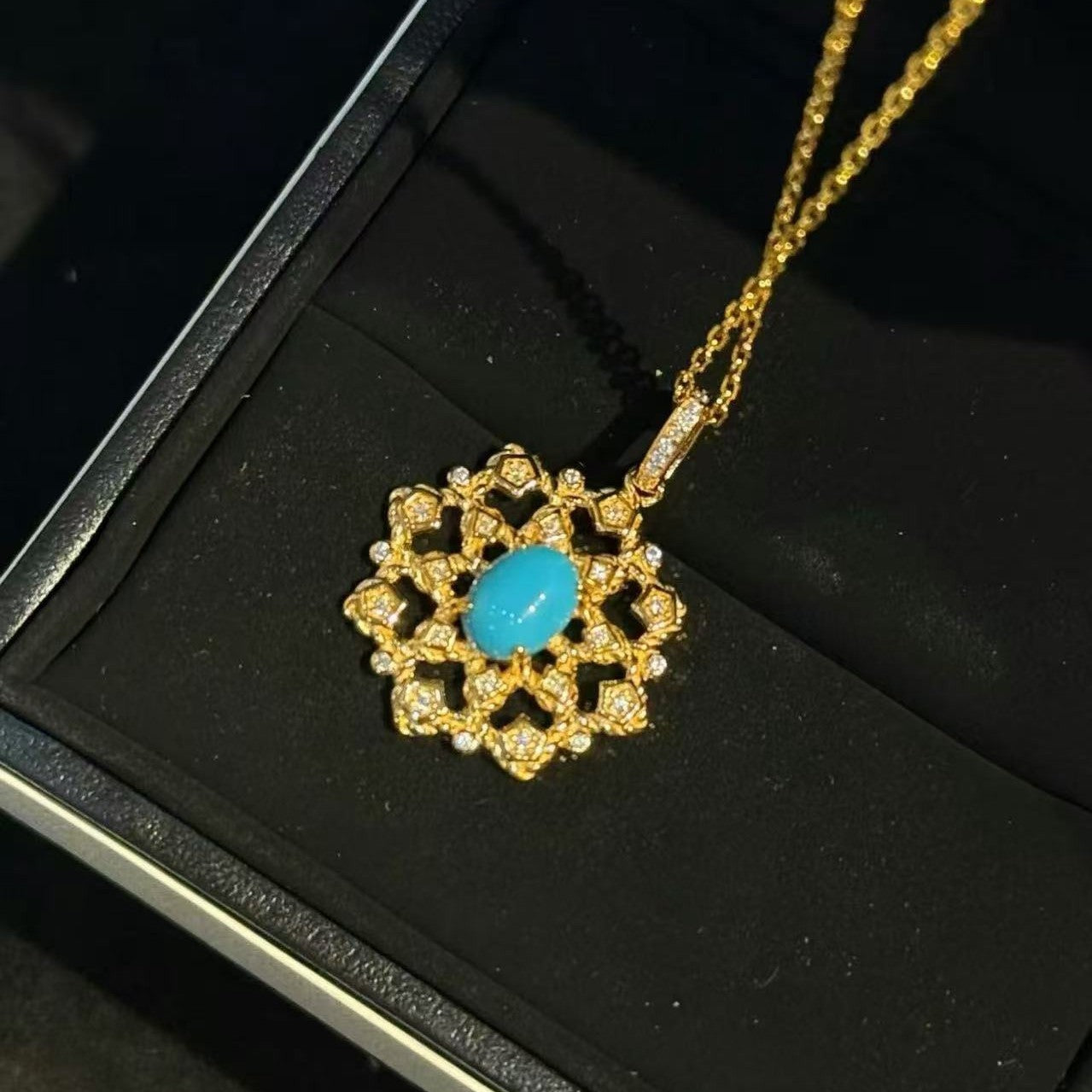 Sterling Silver S925 Niche Palace Style Hollow Snowflake Turquoise Necklace High-end Vintage Light Luxury Versatile Collarbone Chain