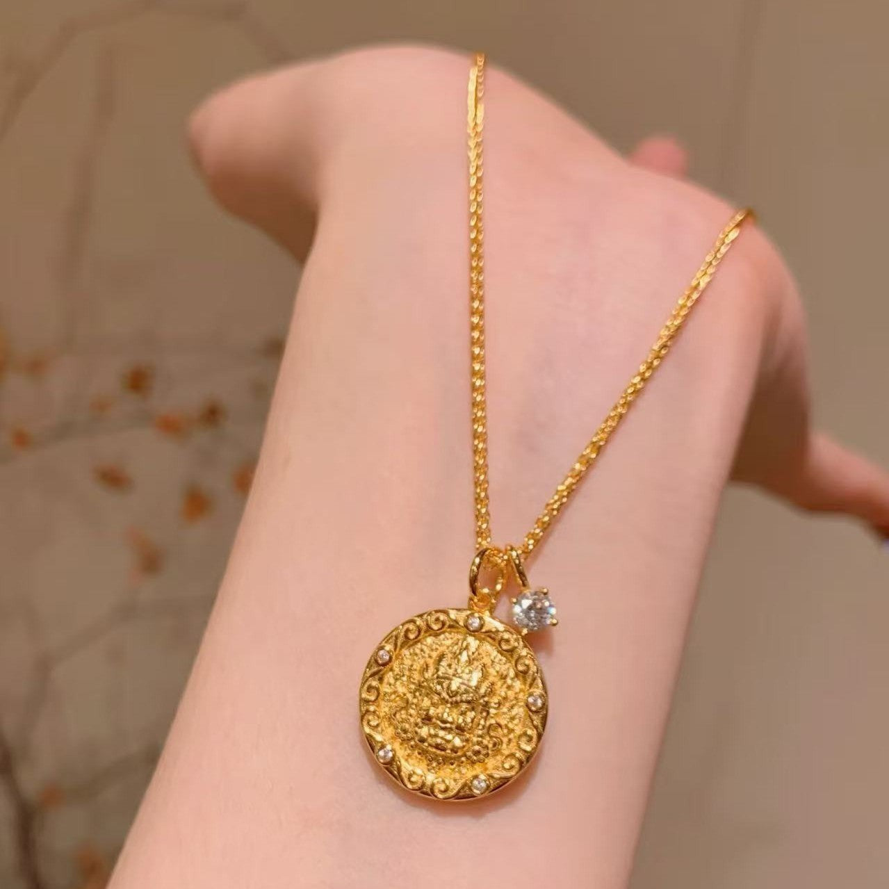 New Chinese Style Ancient Method Yellow God of Wealth Round Pendant Necklace National Trend Pendant Niche Design Sense Light Luxury High-end Exquisite Collarbone Chain