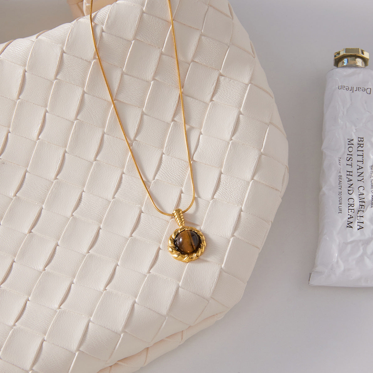 Titanium Steel Tiger Eye Necklace Accessories for Women, Light Luxury High-End Clavicle Chain, Stainless Steel Jewelry, Non-Fading