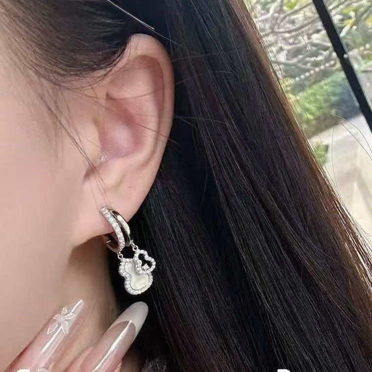 Natural Red Agate Natural White Shell Gourd Fortune Earrings Elegant Light Luxury Versatile Design Sense Niche High-end