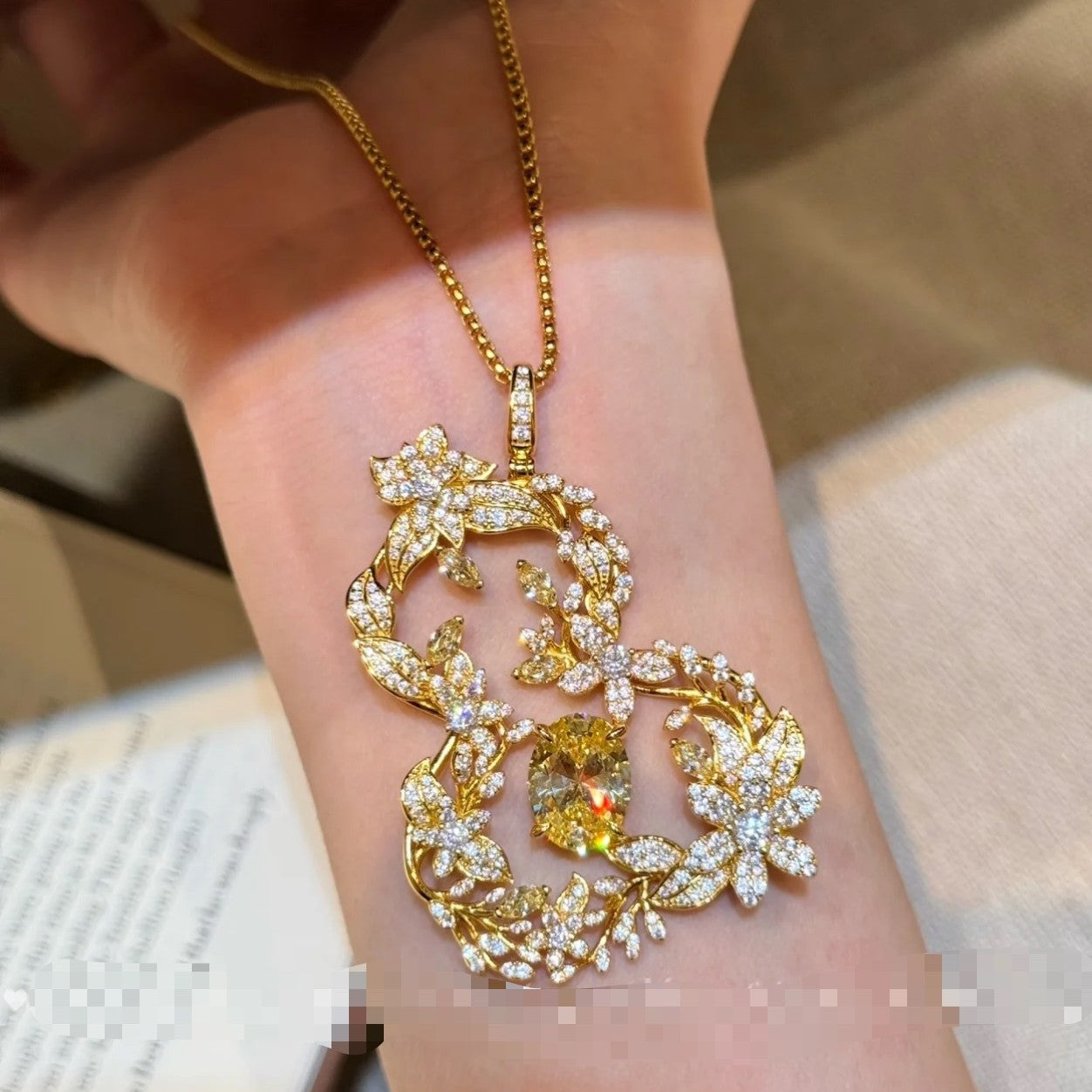 Silver S925 High-End Light Luxury Floral Full-Inlaid Yellow Diamond Gourd Sweater Chain Cool and Elegant Exquisite Collarbone Chain