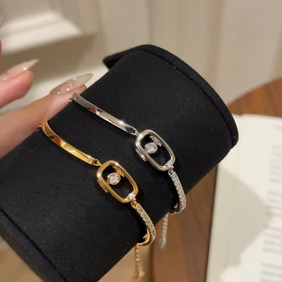 Sterling Silver S925 High Carbon Diamond Light Luxury Style High-end Sense Smart Design with Bling Effect Bracelet