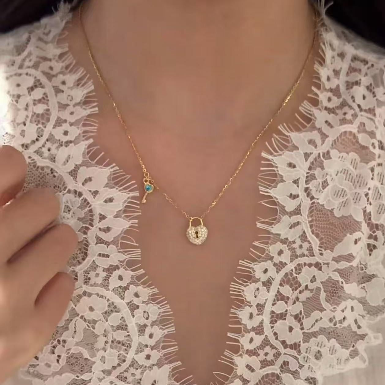 Pure Silver S925 Heart Lock Key Necklace Light Luxury Fashion High-end Niche Versatile Collarbone Chain