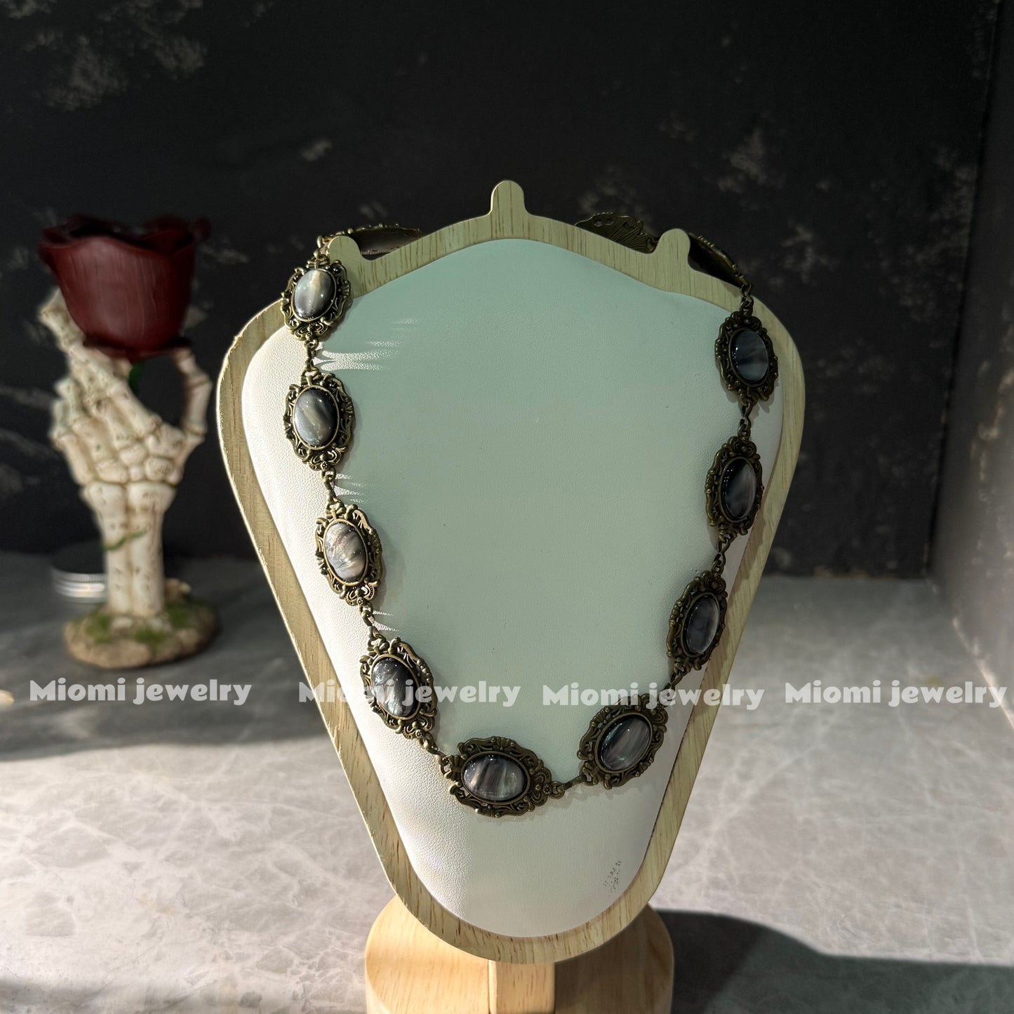 Natural black shell necklace Vintage Miomi design