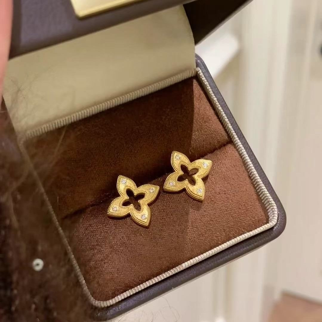 Vintage Brushed Craft Lucky Four-Leaf Clover Earrings Fashionable Commuting Versatile Elegant Earrings High-End Feel Earrings for Women