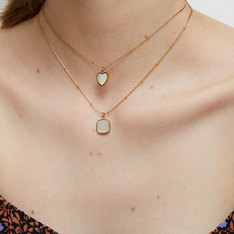 Minimalist Sweet Cool Shell Necklace for Women, Light Luxury Niche Gold Collarbone Chain, High-End Accessory, 2023 New Hot Item