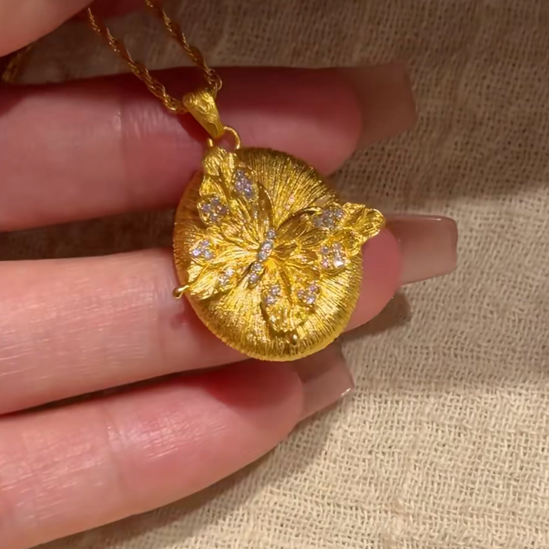 Light Luxury Style S925 Silver Brushed Three-Dimensional Butterfly Necklace for Women, Exquisite Brushed Micro-Inlaid Luxurious Elegant Necklace