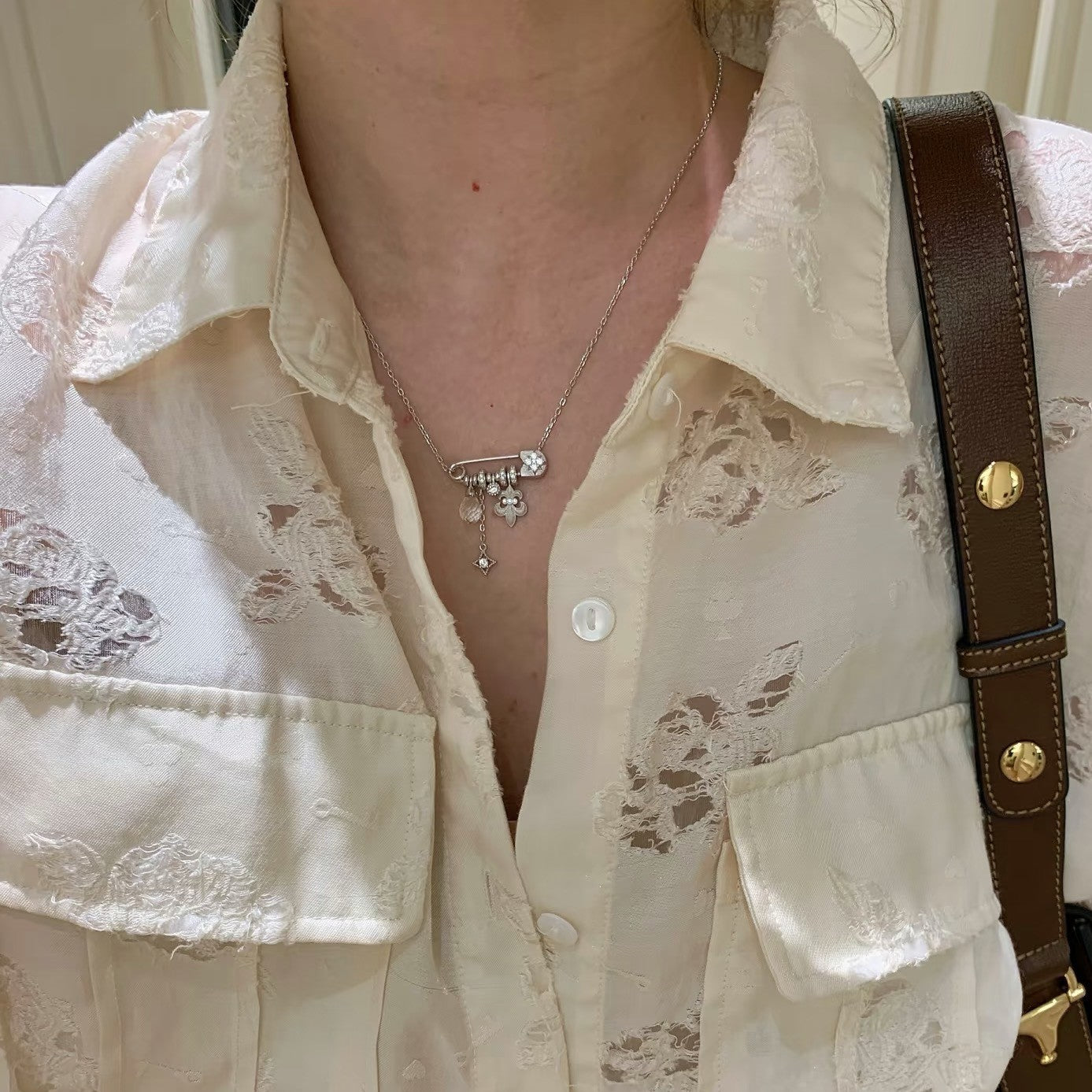 Brushed Craftsmanship Natural Imported White Crystal3A Iris Flower Pin Necklace Fashionable Light Luxury Niche Versatile