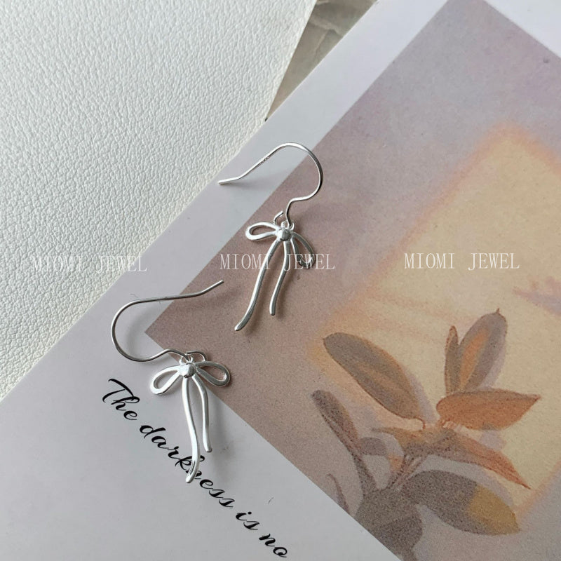 S925 Sterling Silver Bow Ribbon Earrings for Women Korean Niche Design High-end Feel Popular Stud Earrings