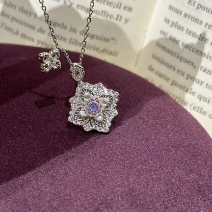 Brushed Craft Cloth Home Style High Carbon Diamond Lucky Four-Leaf Clover Necklace French Retro Palace Style Exquisite High-End Feel