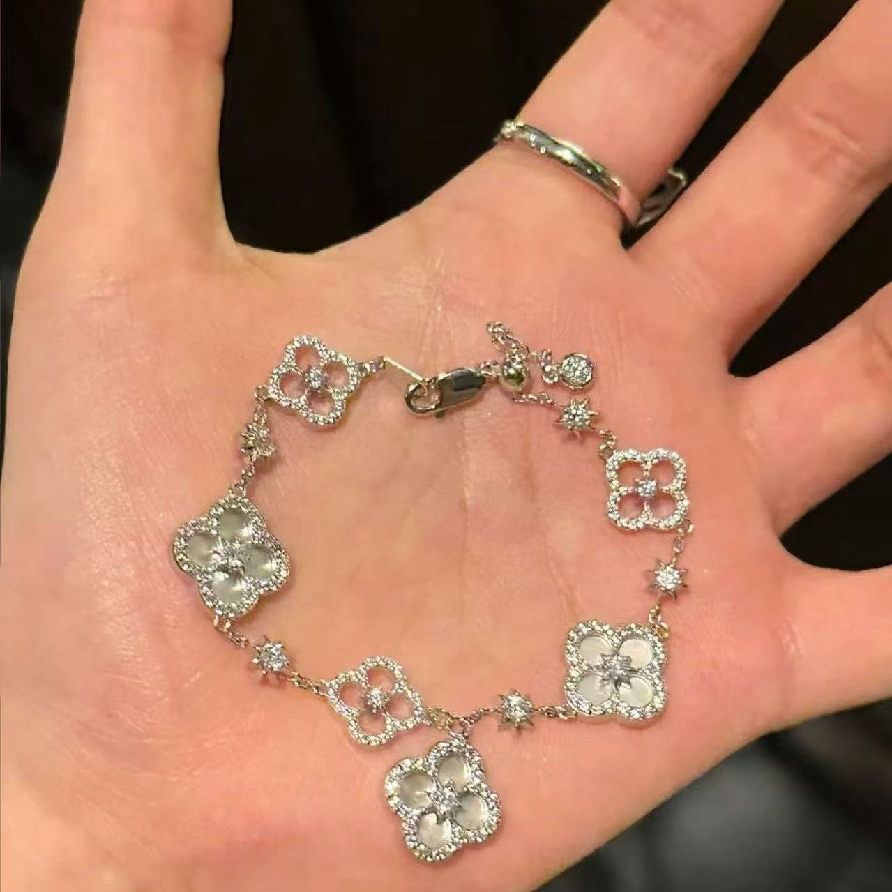 Pure Silver S925 Light Luxury Style Natural Pink Shell White Shell Four-Leaf Clover Bracelet High-End Jewelry Fashion Versatile Personality