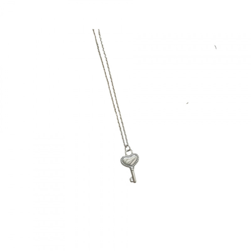 Korea Dongdaemun Niche Design Jewelry S925 Sterling Silver High-end Heart Key Necklace Versatile Collarbone Chain