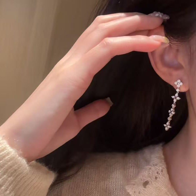 S925 Sterling Silver Light Luxury High Carbon Diamond Four-Leaf Clover Tassel Earrings High-End Sparkling Diamond Sweet Trendy Fashion