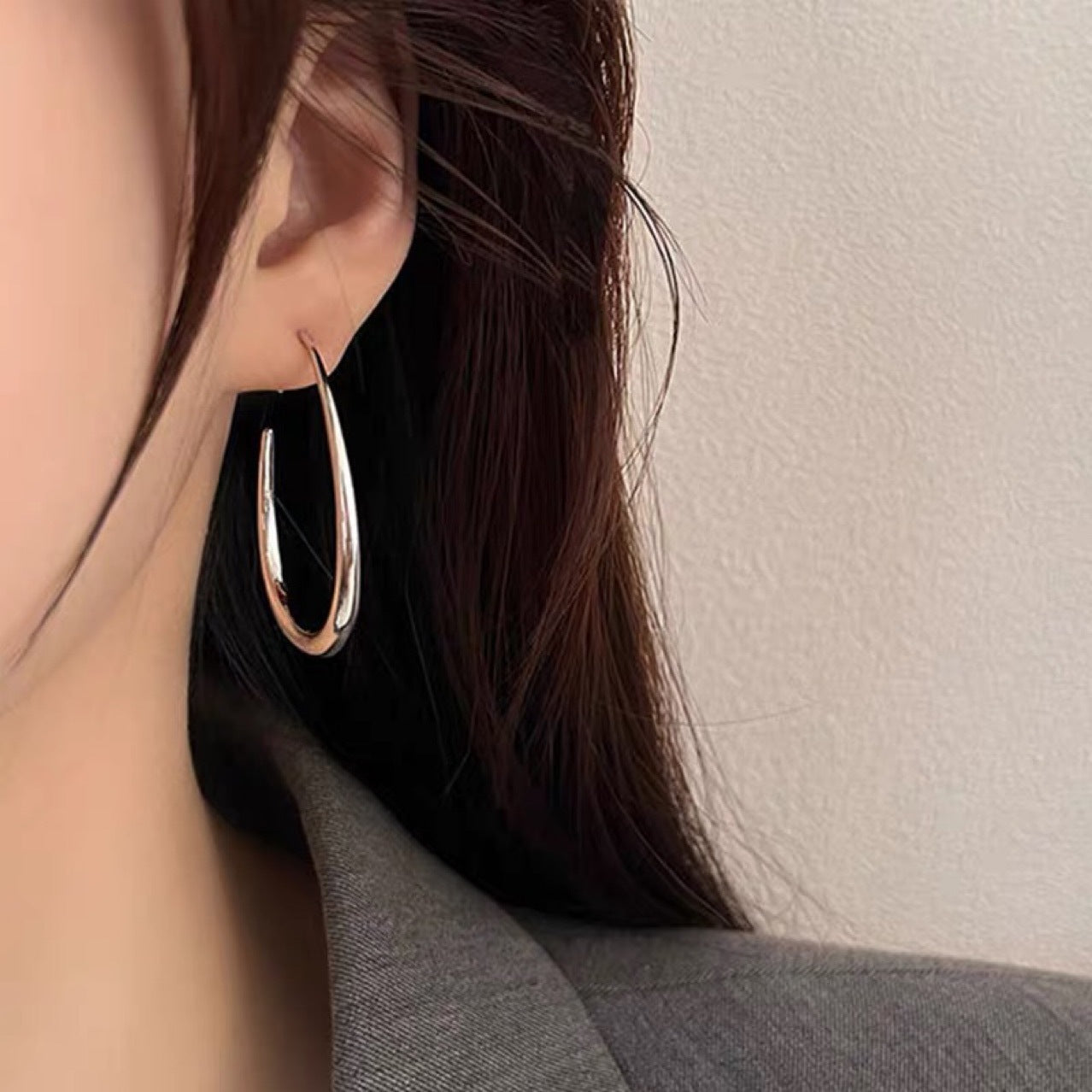 Korean Version 925 Sterling Silver Minimalist Style Circle Water Drop Earrings Women's Fashion Exaggerated Large Hoop Earrings