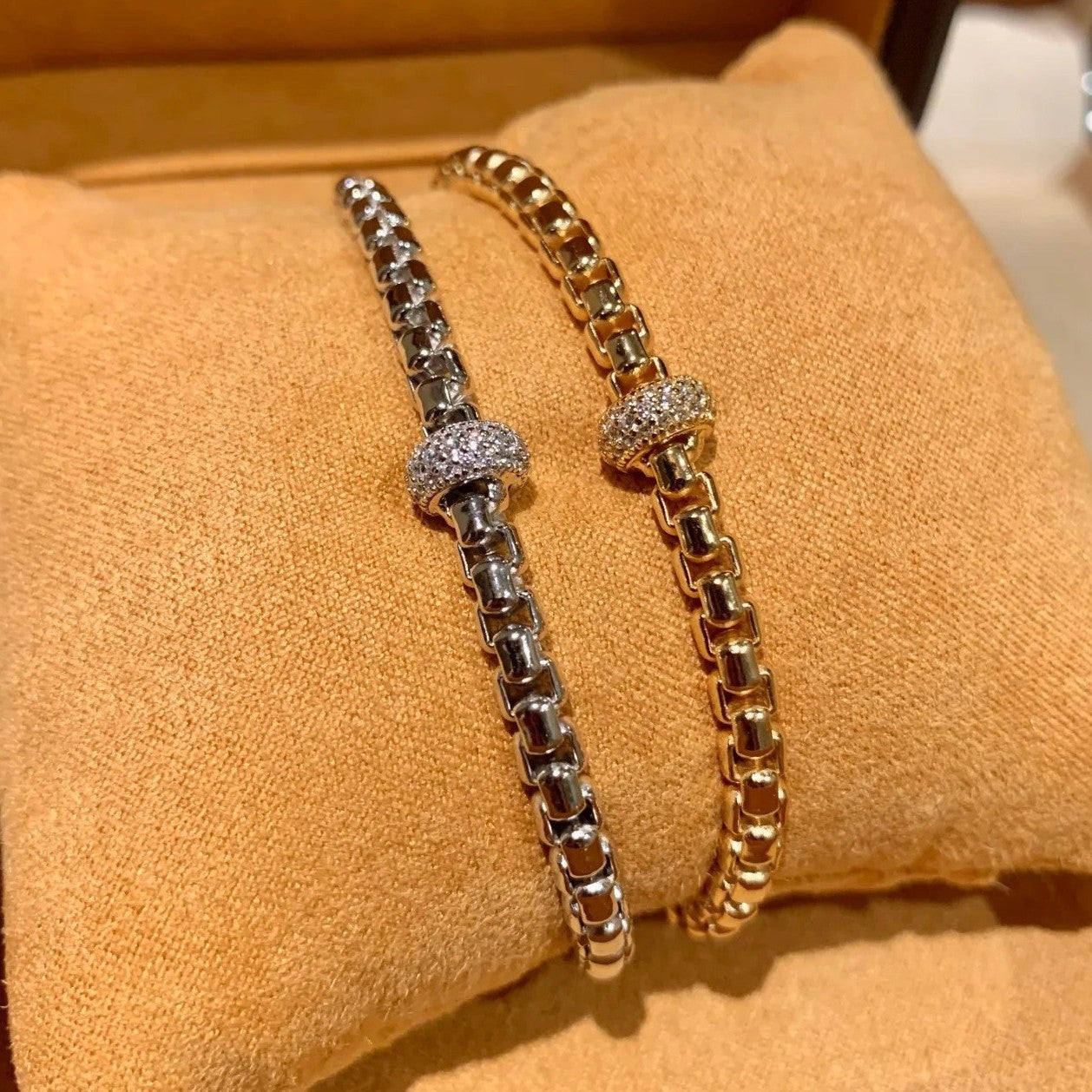 Pure Silver S925F Grape Vine Minimalist Interlocking Bracelet Light Luxury Smooth Versatile High-end Feel