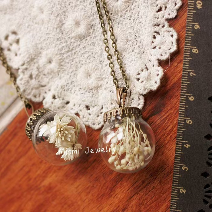 Forest-Style Handmade Vintage Creative Fresh Minimalist Necklace for Women - with Baby's Breath Dried Flowers, Preserved Plants & Glass Cover, Versatile