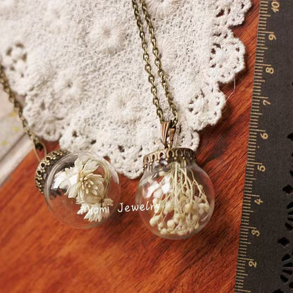 Forest-Style Handmade Vintage Creative Fresh Minimalist Necklace for Women - with Baby's Breath Dried Flowers, Preserved Plants & Glass Cover, Versatile