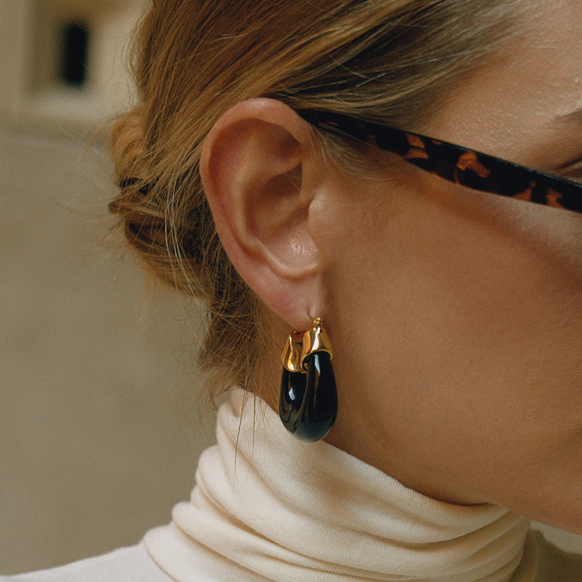 Autumn Winter Resin Chubby Stainless Steel Earrings Niche Light Luxury Hoop Titanium Steel Jewelry for Women with a Sense of Sophistication