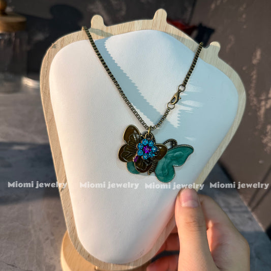 cottage fairy whimsical butterfly necklace necklace（a little long）vintage