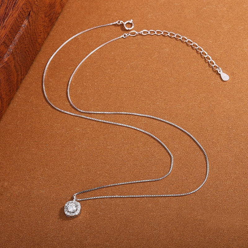 S925 pure silver zircon small sugar necklace female original design 2025 new light luxury senior sense cladbone chain