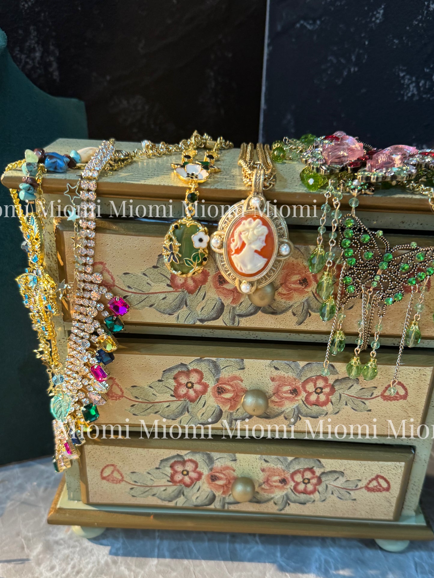 influencer kendyl 100% same Mystery  jewelry Cabinet