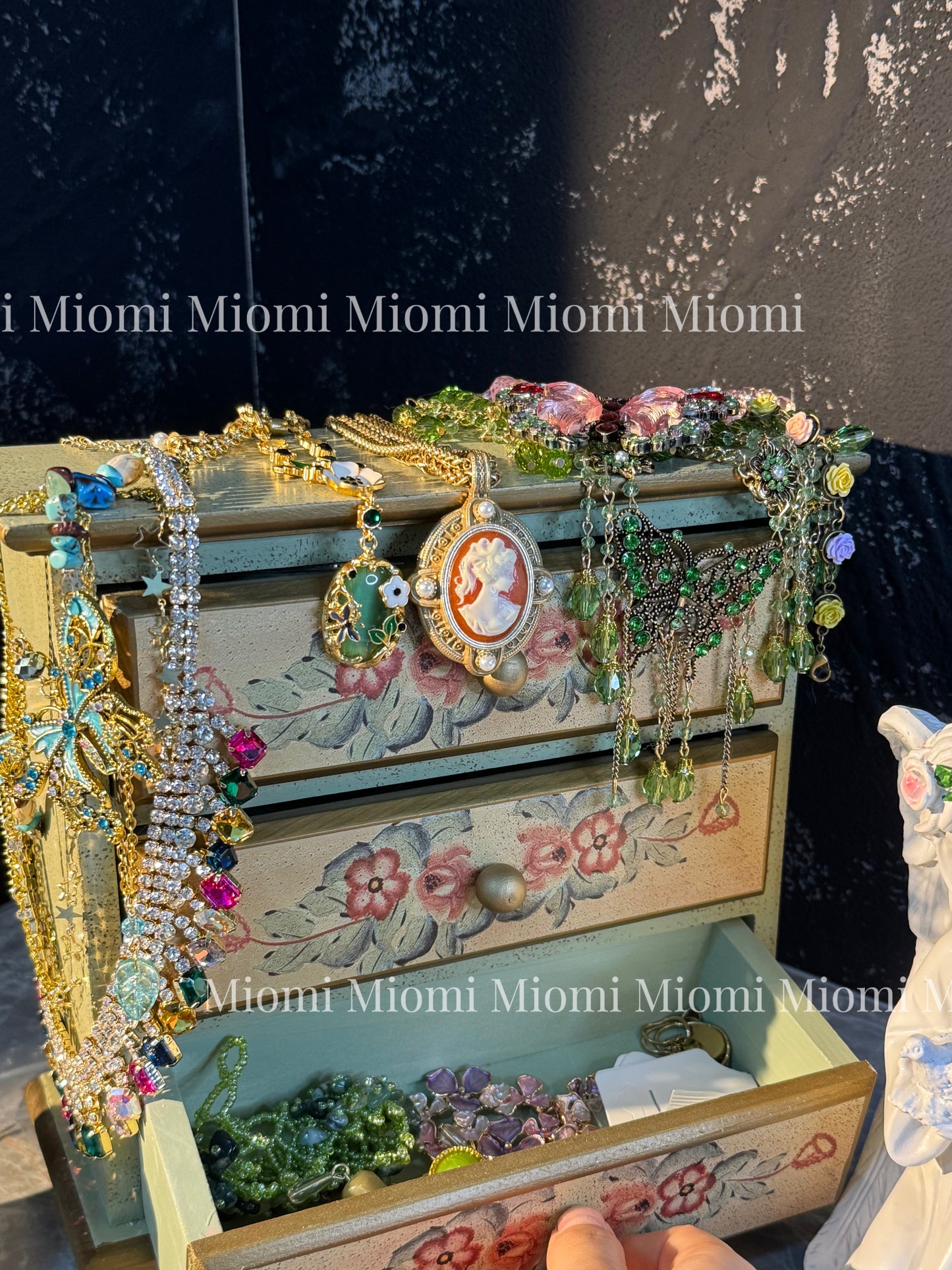 influencer kendyl 100% same Mystery  jewelry Cabinet
