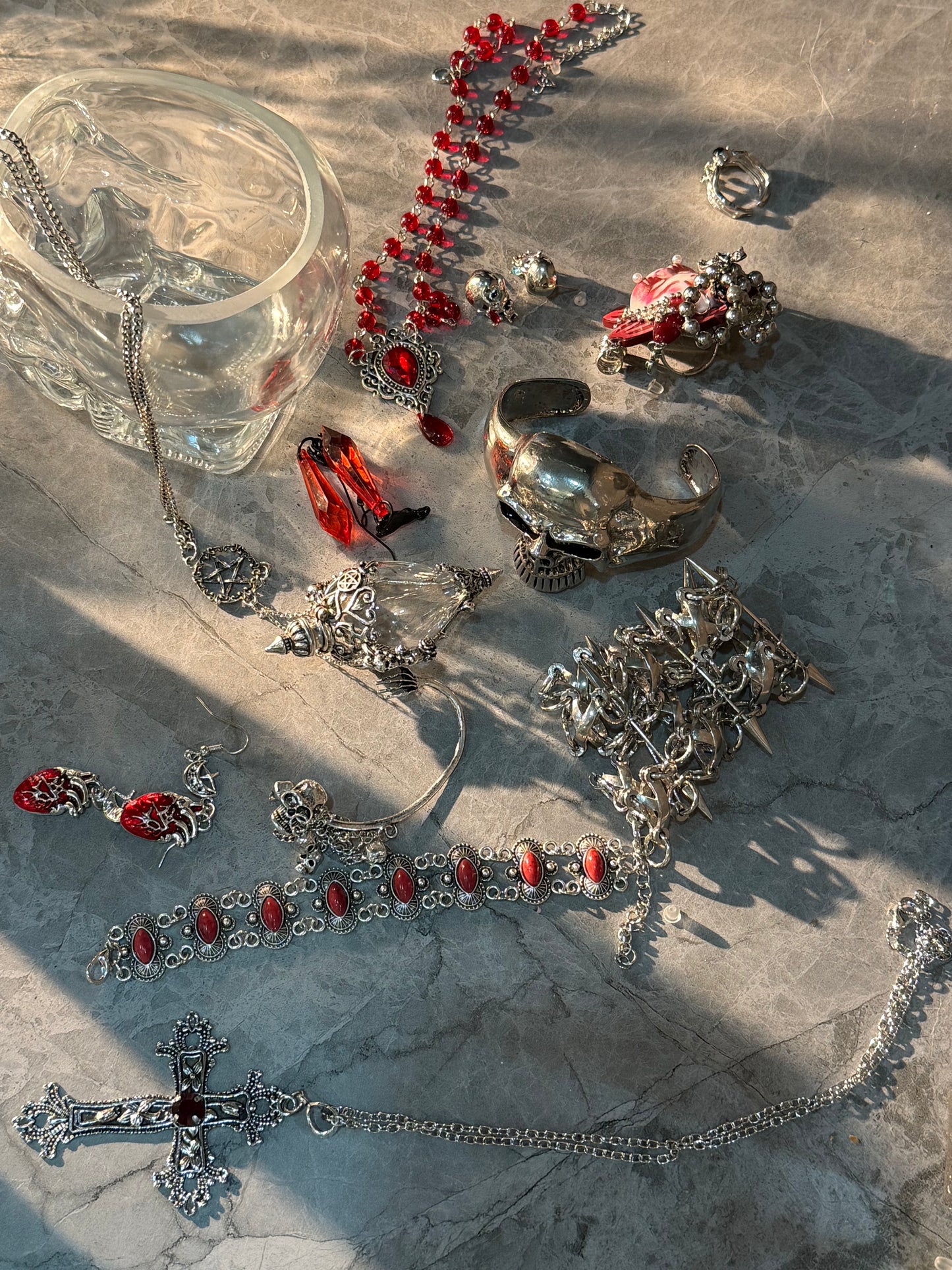 customize Gothic-style skull glass cups, mysterious jewelry cups, including original products