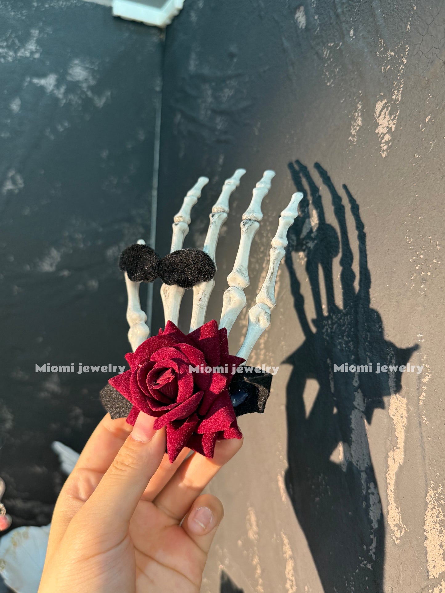 Witch skull hair clip