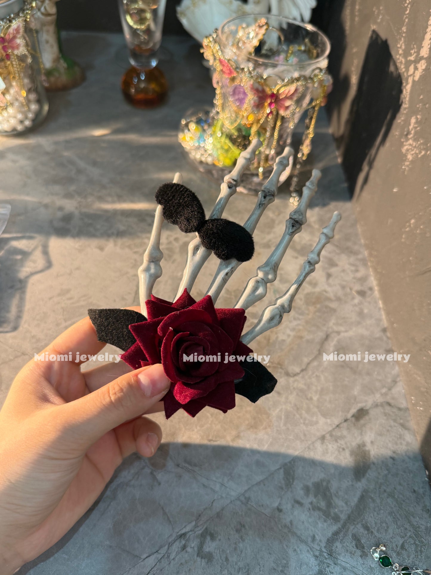 Witch skull hair clip