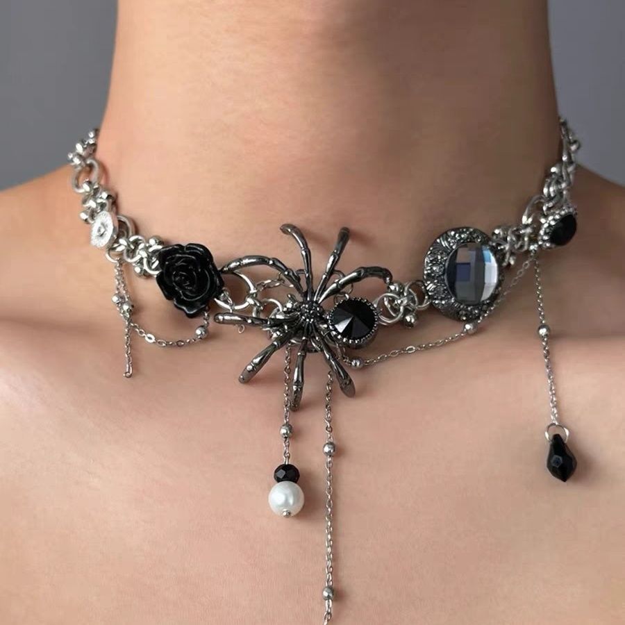 Spider Button Rose Tassel Butterfly Necklace, Niche Heavy Craftsmanship, Punk Hottie Style, Stylish, Sweet and Cool, Versatile Collarbone y2k gothic witch