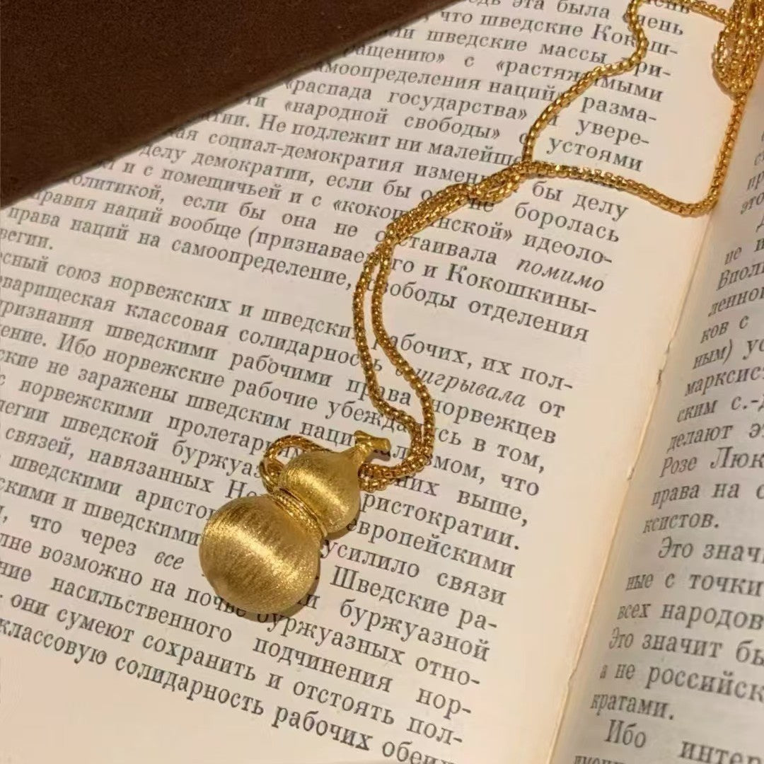 Italian Craft Vintage Style Brushed Gourd Necklace Fashion Versatile High-End Commuting Essential Niche Light Luxury Style